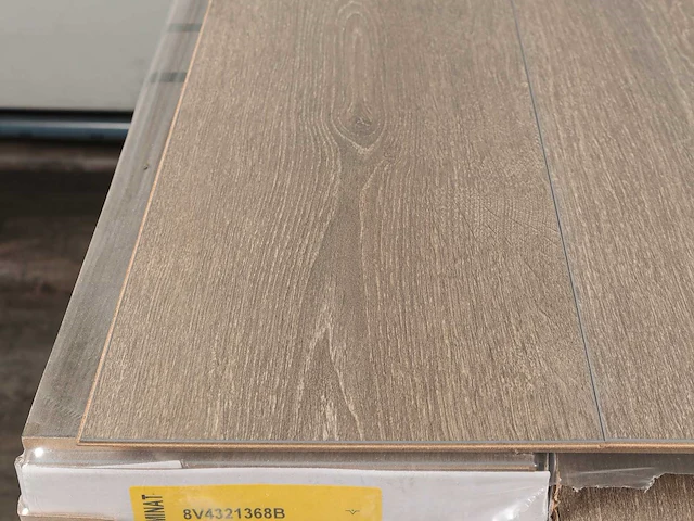 47 m2 laminaat plank - 1288 x 195 x 8 mm - afbeelding 2 van  4