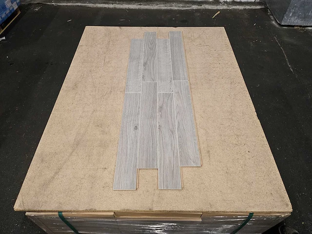 47 m2 laminaat plank - 504 x 19 x 8 mm - afbeelding 2 van  3