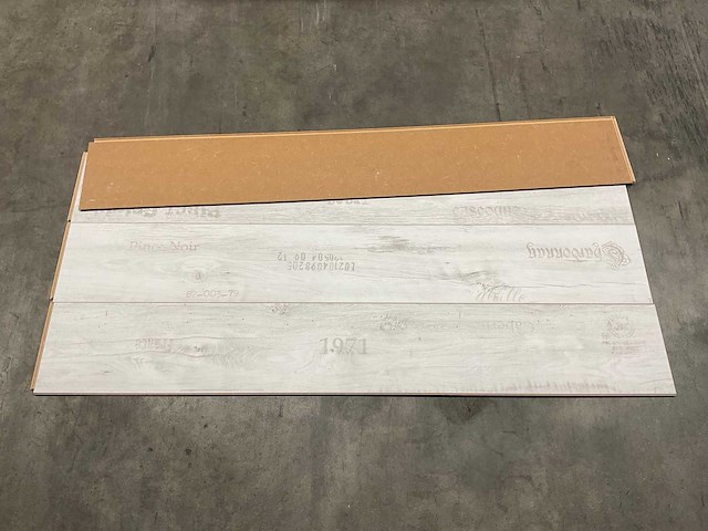 47,1m² classen home kliklaminaat wine&pine white - afbeelding 4 van  10