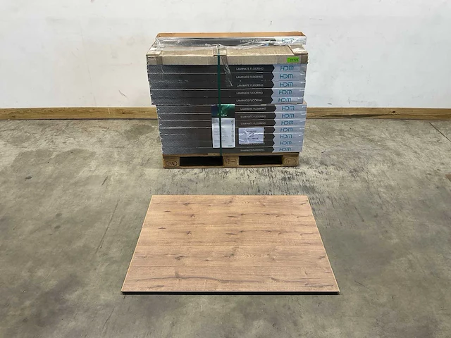 47,5m² purity glow douglas antiek laminaatvloer - afbeelding 1 van  10