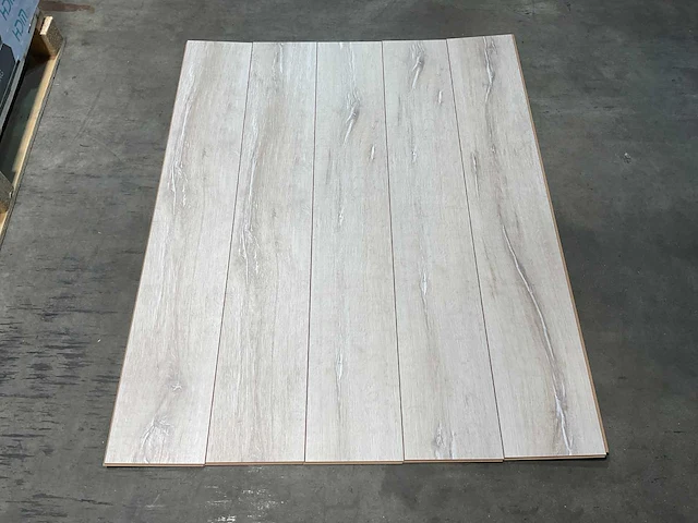 47,5m² purity glow gelakt eiken laminaatvloer - afbeelding 9 van  12