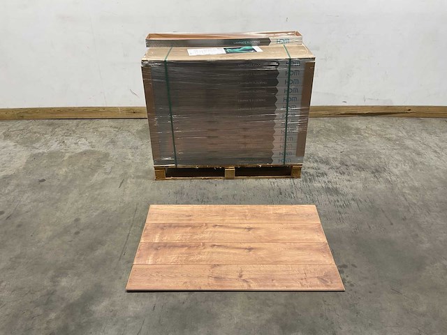 47,5m² purity glow mediterraan eiken laminaatvloer - afbeelding 1 van  11