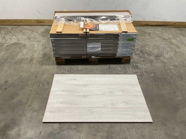 47,5m² purity pulse eiken grijs laminaatvloer - afbeelding 1 van  11