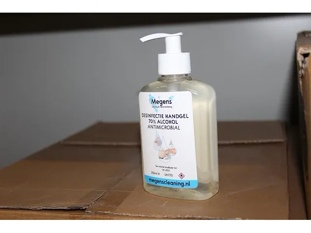 48 flacons desinfectie handgel megens a 250 ml. - afbeelding 1 van  2