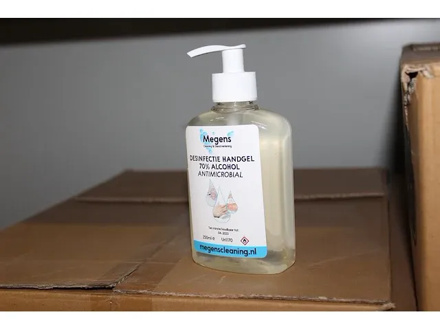 48 flacons desinfectie handgel megens a 250 ml. - afbeelding 1 van  2