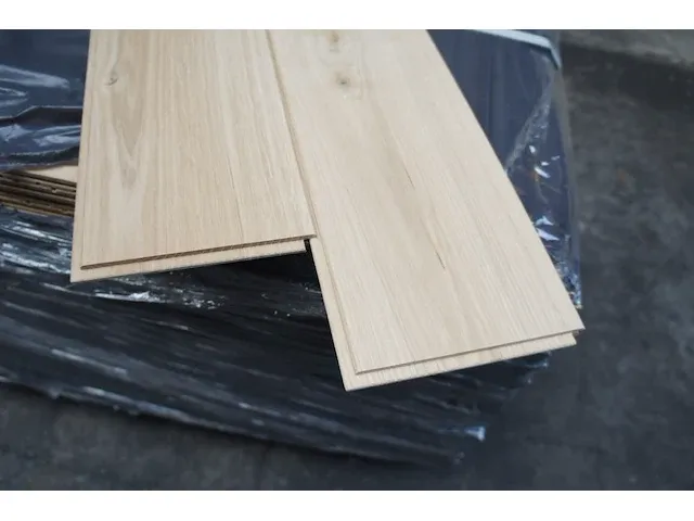 49,50 m² massief eiken parket - afbeelding 3 van  5
