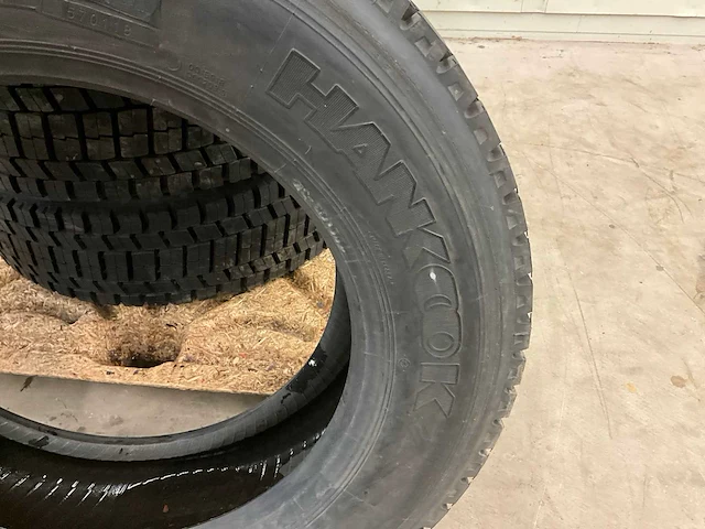 4x 295/60 r22.5 hankook retread vrachtwagenband - afbeelding 4 van  6