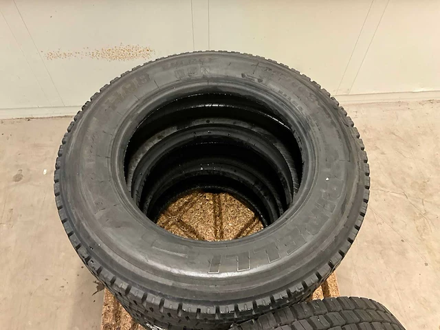 4x 295/60 r22.5 hankook retread vrachtwagenband - afbeelding 6 van  6