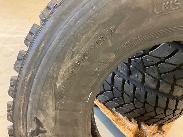 4x 295/80 r22.5 hankook retread vrachtwagenband - afbeelding 3 van  7