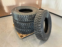 4x 295/80 r22.5 retread vrachtwagenband - afbeelding 1 van  6