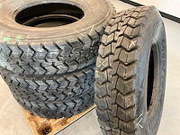 4x 295/80 r22.5 retread vrachtwagenband - afbeelding 4 van  6