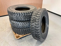 4x 295/80 r22.5 retread vrachtwagenband - afbeelding 1 van  7