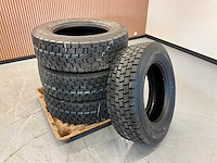 4x 315/60 r22.5 pirelli retread vrachtwagenband - afbeelding 1 van  7