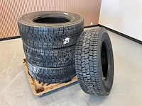 4x 315/60 r22.5 retread vrachtwagenband - afbeelding 1 van  9