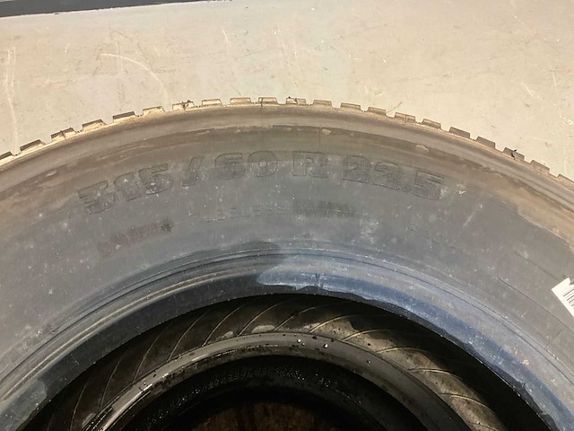 4x 315/60 r22.5 retread vrachtwagenband - afbeelding 8 van  9