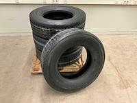 4x 315/70 r22.5 retread vrachtwagenband - afbeelding 2 van  6