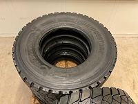 4x 315/80 r22.5 bridgestone retread vrachtwagenband - afbeelding 3 van  5