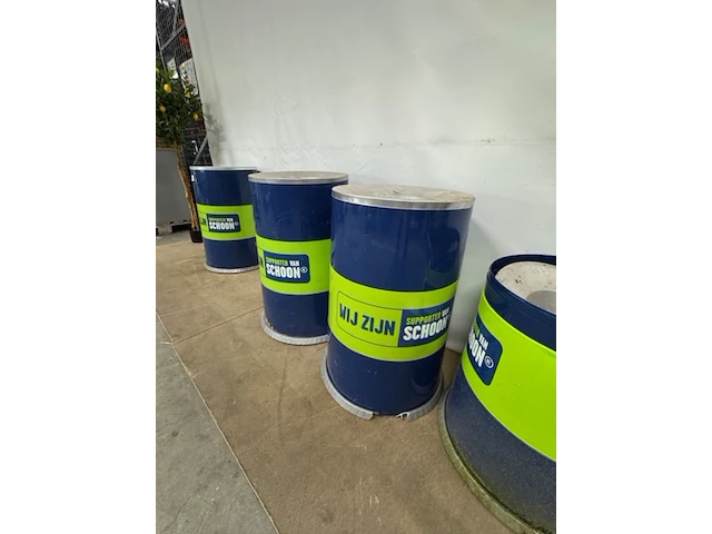 4x afvalbak 135 liter omefa, blauw/groen - afbeelding 6 van  6