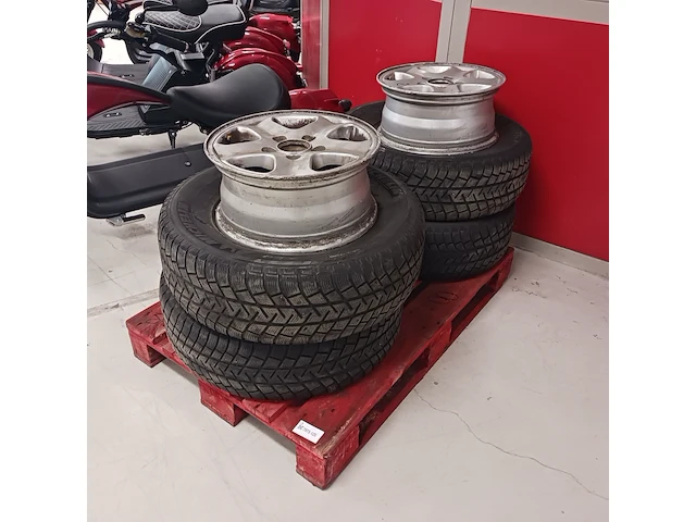 4x band en 2x velg, michelin, latitude alpin - afbeelding 1 van  12