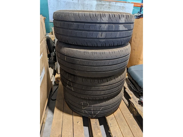 4x band op velg, continental, 235/65 r16 - afbeelding 1 van  11