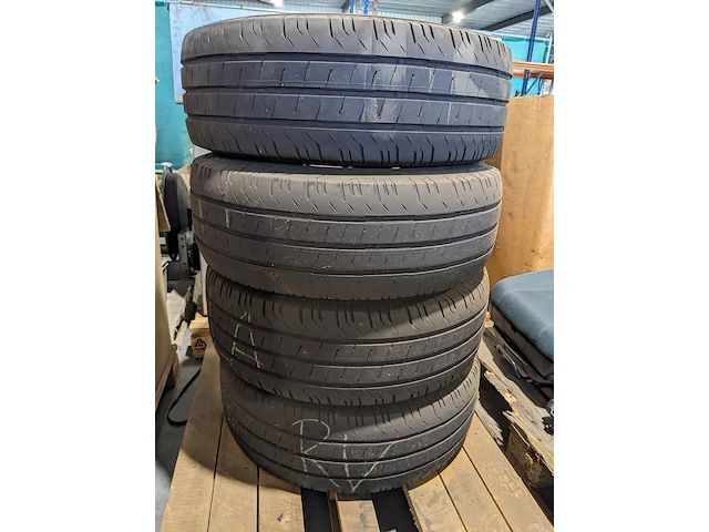 4x band op velg, continental, 235/65 r16 - afbeelding 4 van  11