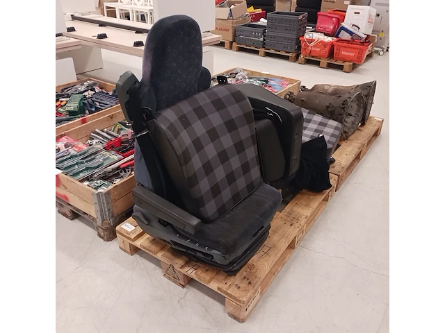 4x daf stoelen, g klasse en heftroek stoelen - afbeelding 1 van  12
