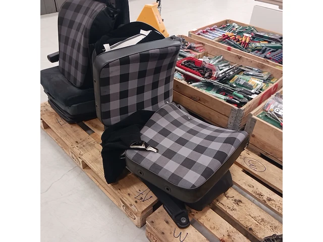 4x daf stoelen, g klasse en heftroek stoelen - afbeelding 7 van  12