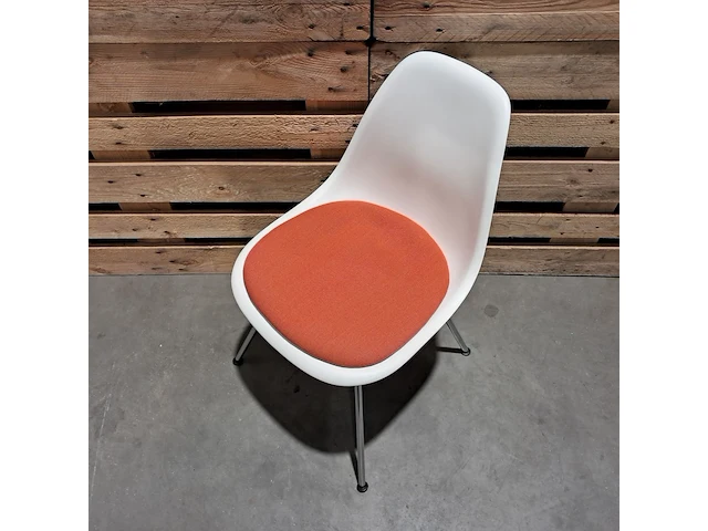 4x design stoel met vast zitkussen, vitra., eames, groen & rood - afbeelding 4 van  9