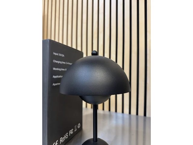 4x design tafellamp verschillende kleuren wit licht, dimbaar en oplaadbaar usb-c, zwart - afbeelding 3 van  5