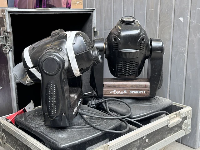 4x discolamp moving head met 2x flightcase artek lighting, sparky1 - afbeelding 2 van  11
