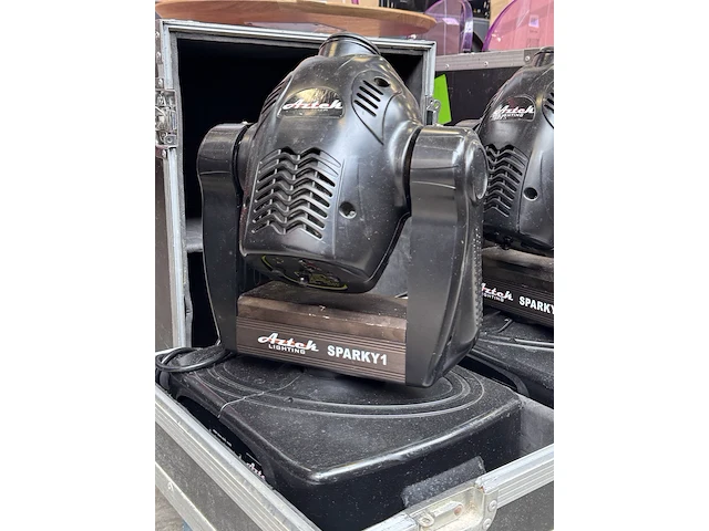 4x discolamp moving head met 2x flightcase artek lighting, sparky1 - afbeelding 7 van  11