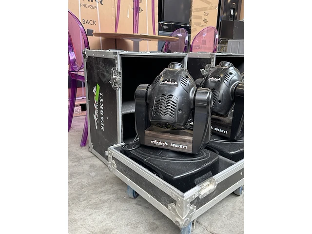 4x discolamp moving head met 2x flightcase artek lighting, sparky1 - afbeelding 9 van  11