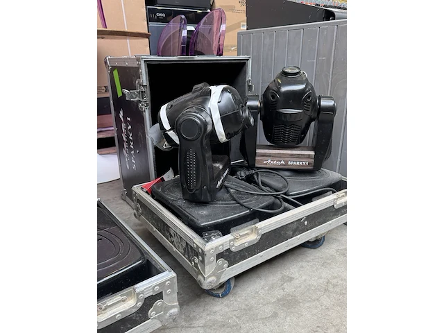4x discolamp moving head met 2x flightcase artek lighting, sparky1 - afbeelding 10 van  11