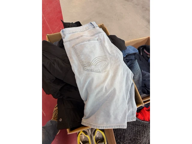 4x doos b-keus kleding en retouren - afbeelding 4 van  5