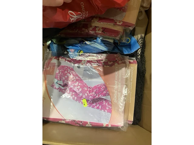 4x dozen kleding - afbeelding 2 van  13