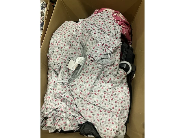4x dozen kleding - afbeelding 3 van  13