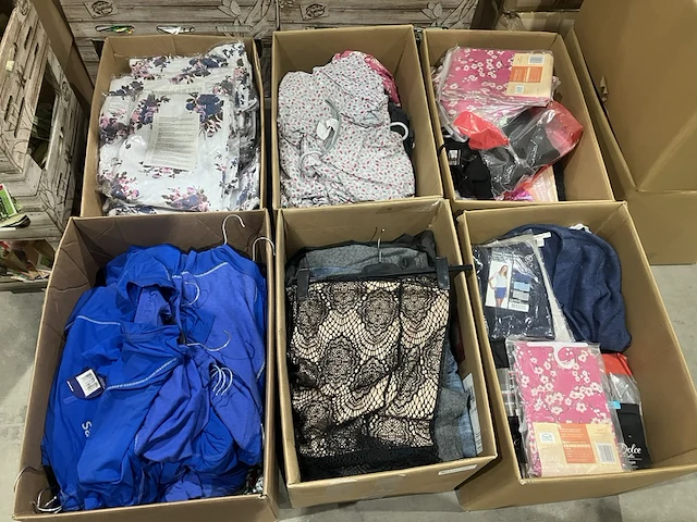 4x dozen kleding - afbeelding 5 van  13