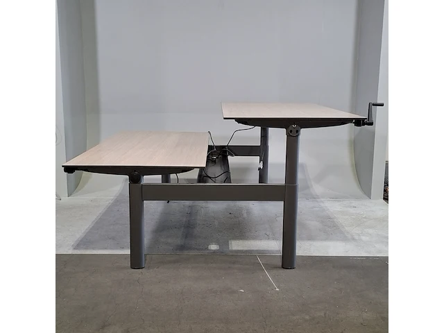 4x duo bureau , ahrend - afbeelding 3 van  19