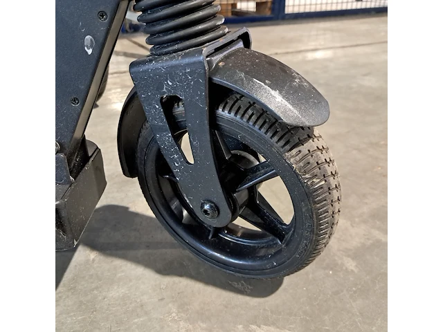 4x elektrische stepjes, 1x elektrische auto., denver, segway, landrover - afbeelding 5 van  19