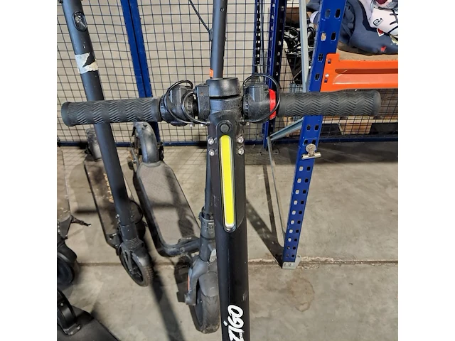 4x elektrische stepjes, 1x elektrische auto., denver, segway, landrover - afbeelding 16 van  19