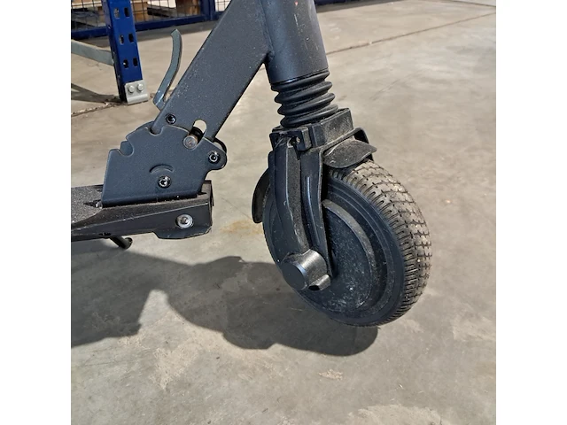4x elektrische stepjes, 1x elektrische auto., denver, segway, landrover - afbeelding 17 van  19