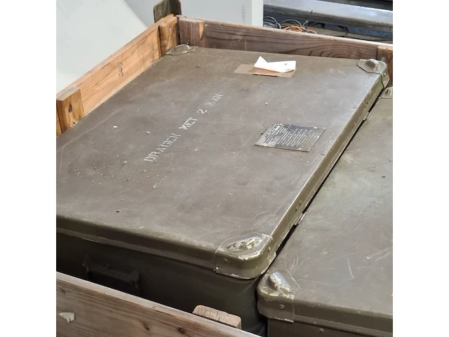 4x haspel en 2x verdeelkast in transportkist - afbeelding 5 van  7
