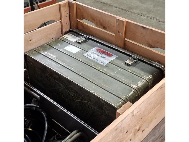 4x haspel en 2x verdeelkast in transportkist - afbeelding 5 van  6