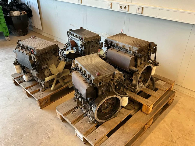 4x hatz 4w35 dieselmotor - afbeelding 3 van  5