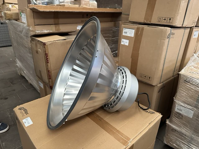 4x high bay light hb1 120w met industriële kap ellipz lighting - afbeelding 1 van  5