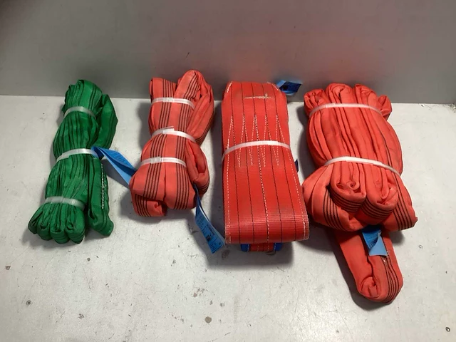 (4x) hijs- stropbanden - 1x 2 ton (3m) - 3x 5 ton (2-3m) - afbeelding 1 van  3
