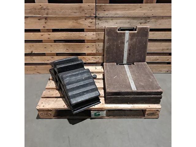 4x houten stempelplaat en 3x kabelbrug - afbeelding 1 van  7