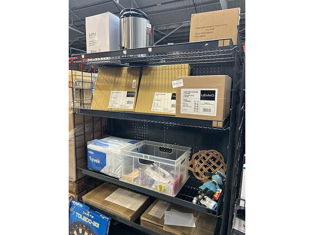 4x inhoud stelling (online) winkelvoorraad w.o. levivo, ultrasport, fisher-price - afbeelding 1 van  9