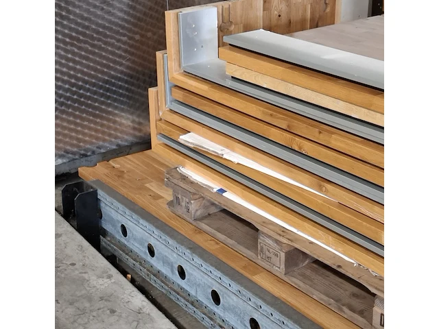 4x jaloeziekast en diverse houten panelen - afbeelding 5 van  13