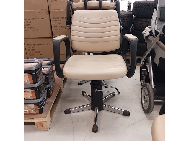 4x kappersstoelen - afbeelding 2 van  7